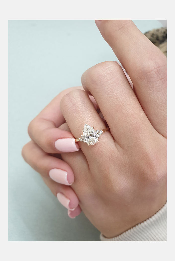 2.0CT Pear Cluster Diamond Moissanite Solitaire Engagement Ring For Women
