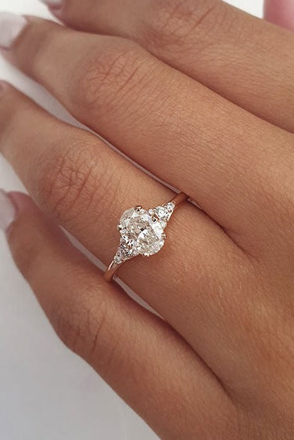1.0ct Oval Cluster Moissanite Diamond Solitaire Engagement Ring In Solid Gold
