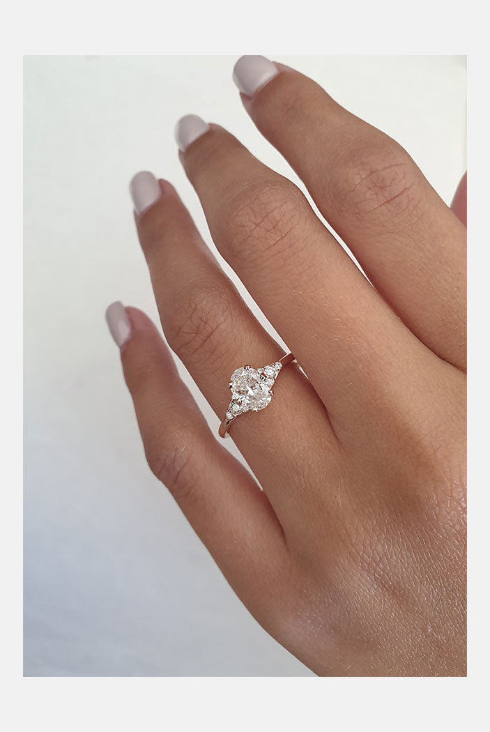 1.0ct Oval Cluster Moissanite Diamond Solitaire Engagement Ring In Solid Gold