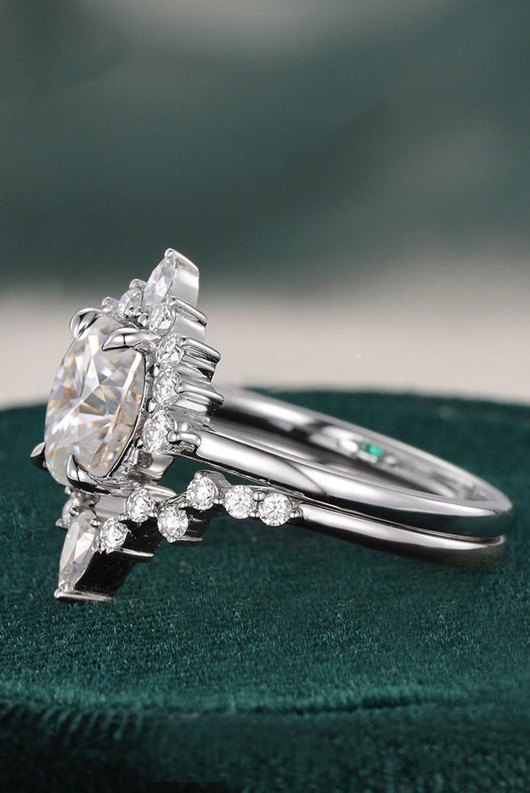 pear-cut-cluster-moissanite-bridal-ring-set-3