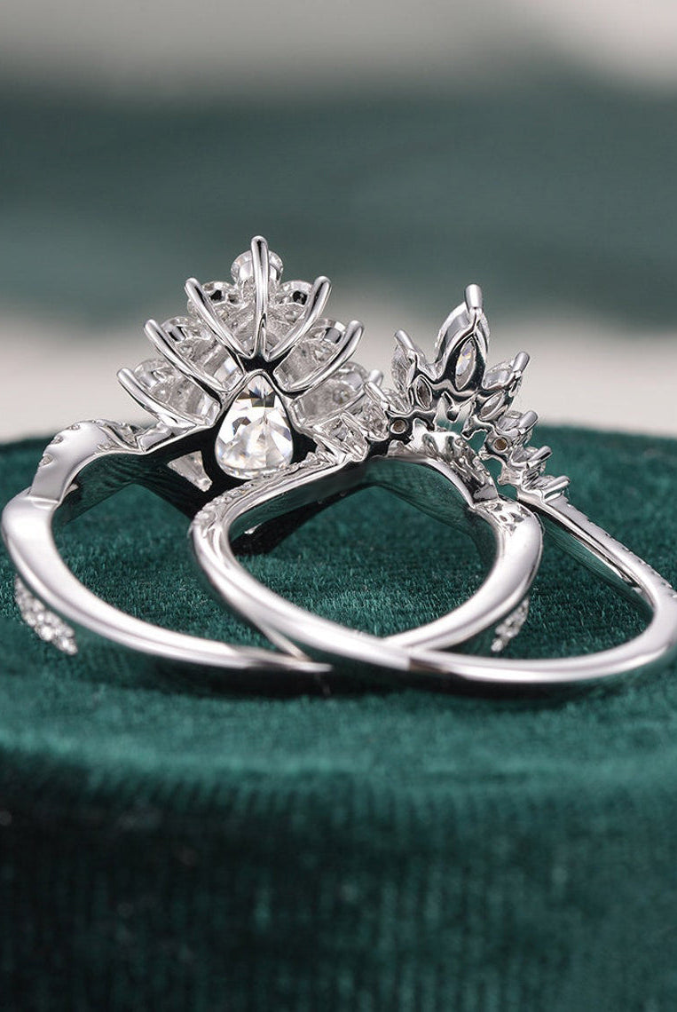 pear-cut-twisted-art-deco-moissanite-bridal-ring-set