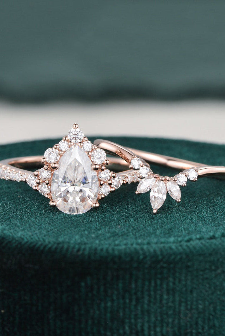 1-50-ct-pear-cut-cluster-moissanite-bridal-ring-set-2