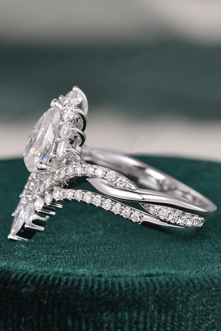pear-cut-twisted-art-deco-moissanite-bridal-ring-set