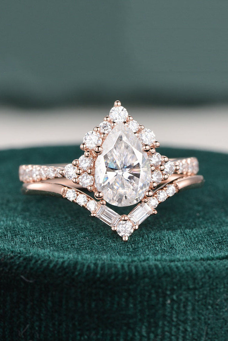 pear-cut-cluster-art-deco-moissanite-bridal-ring-set-1