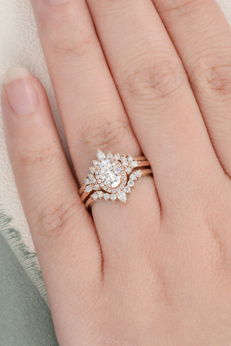 1-0-ct-oval-cut-cluster-halo-moissanite-bridal-ring-set-2