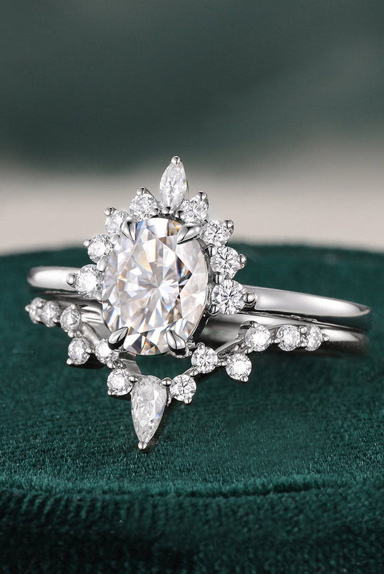 1-50-ct-pear-cut-cluster-moissanite-bridal-ring-set-3