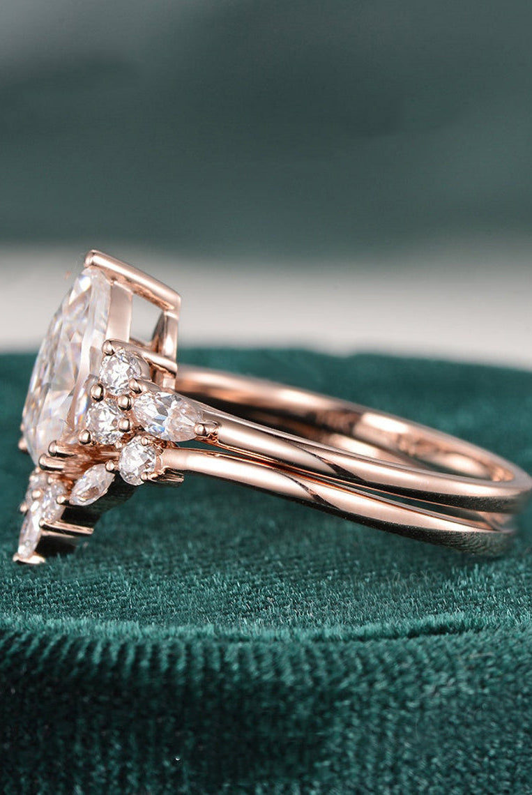 pear-cut-cluster-moissanite-bridal-ring-set-4
