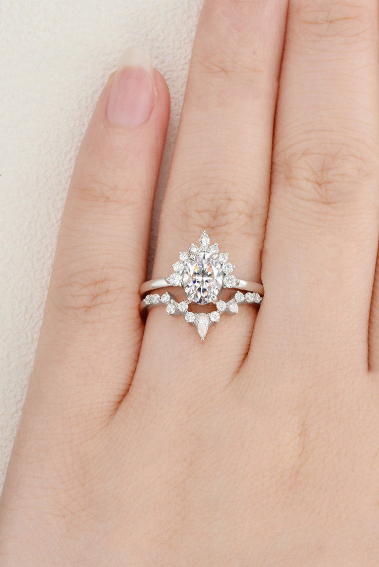 1-50-ct-pear-cut-cluster-moissanite-bridal-ring-set-3