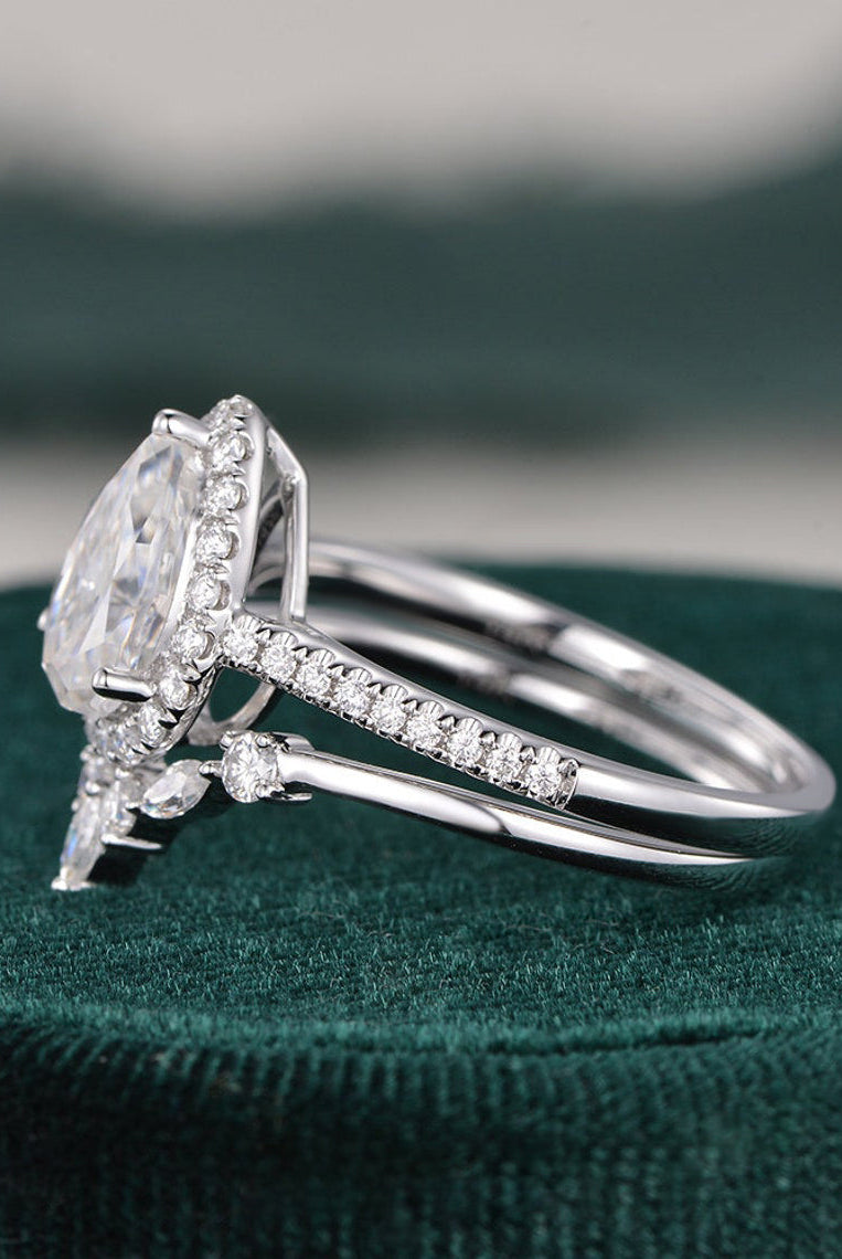 pear-cut-halo-moissanite-bridal-ring-set-1