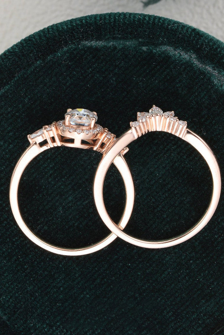 1-50-ct-pear-cut-cluster-twisted-moissanite-bridal-ring-set