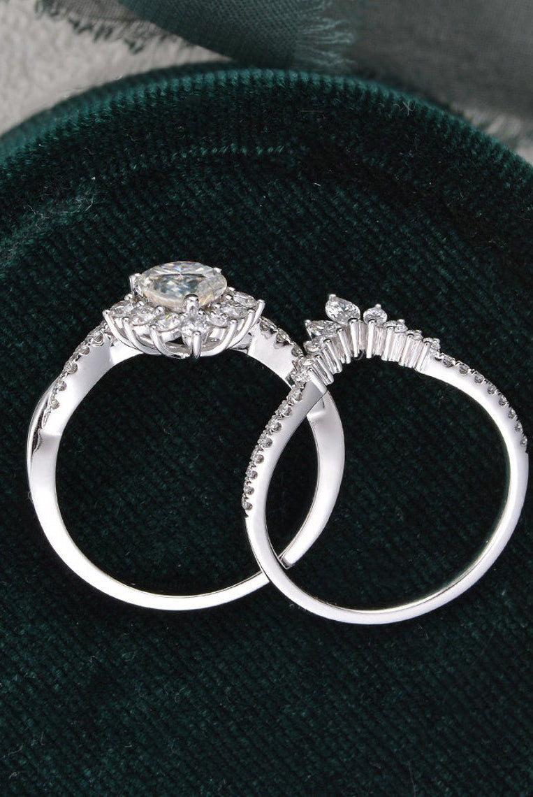 1-50-ct-pear-cut-twisted-art-deco-moissanite-bridal-ring-set