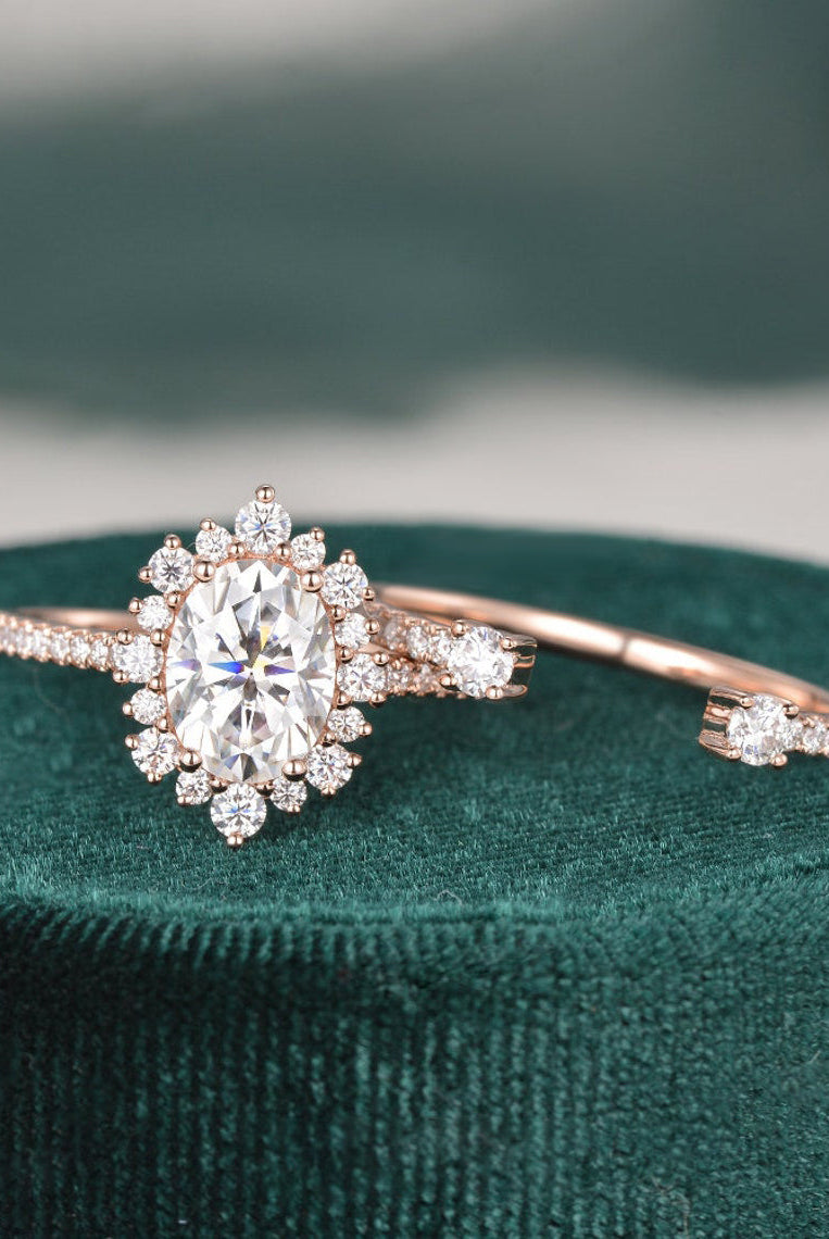 2-0-ct-oval-cut-halo-moissanite-bridal-ring-set-1