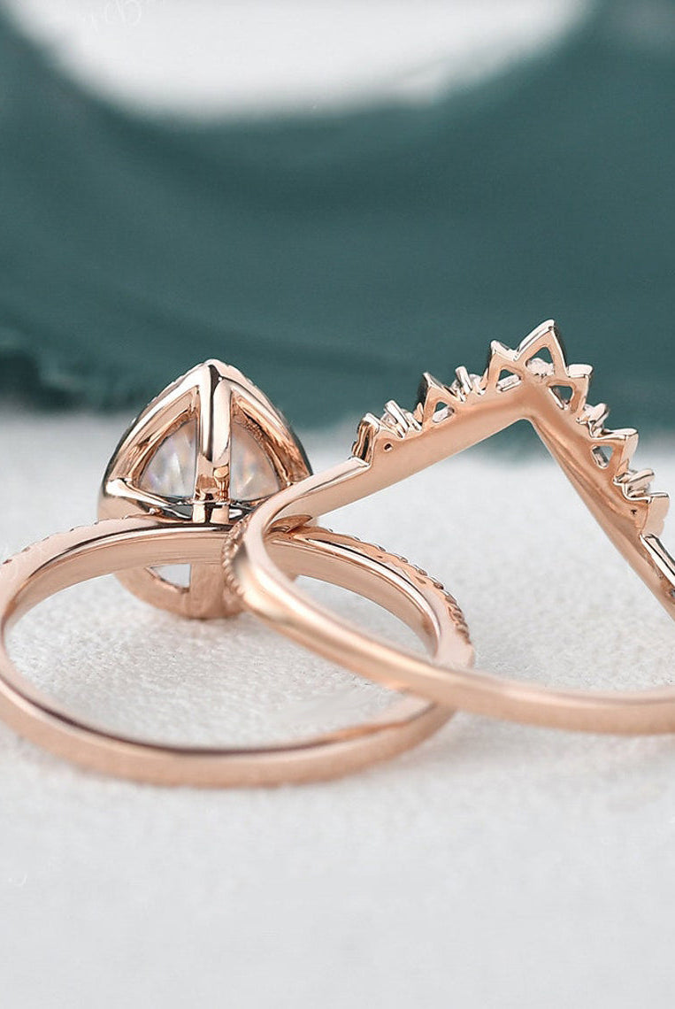 pear-cut-twisted-art-deco-moissanite-bridal-ring-set