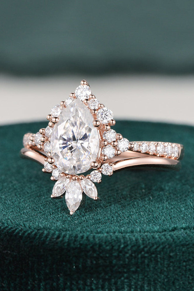 1-50-ct-pear-cut-cluster-moissanite-bridal-ring-set-2