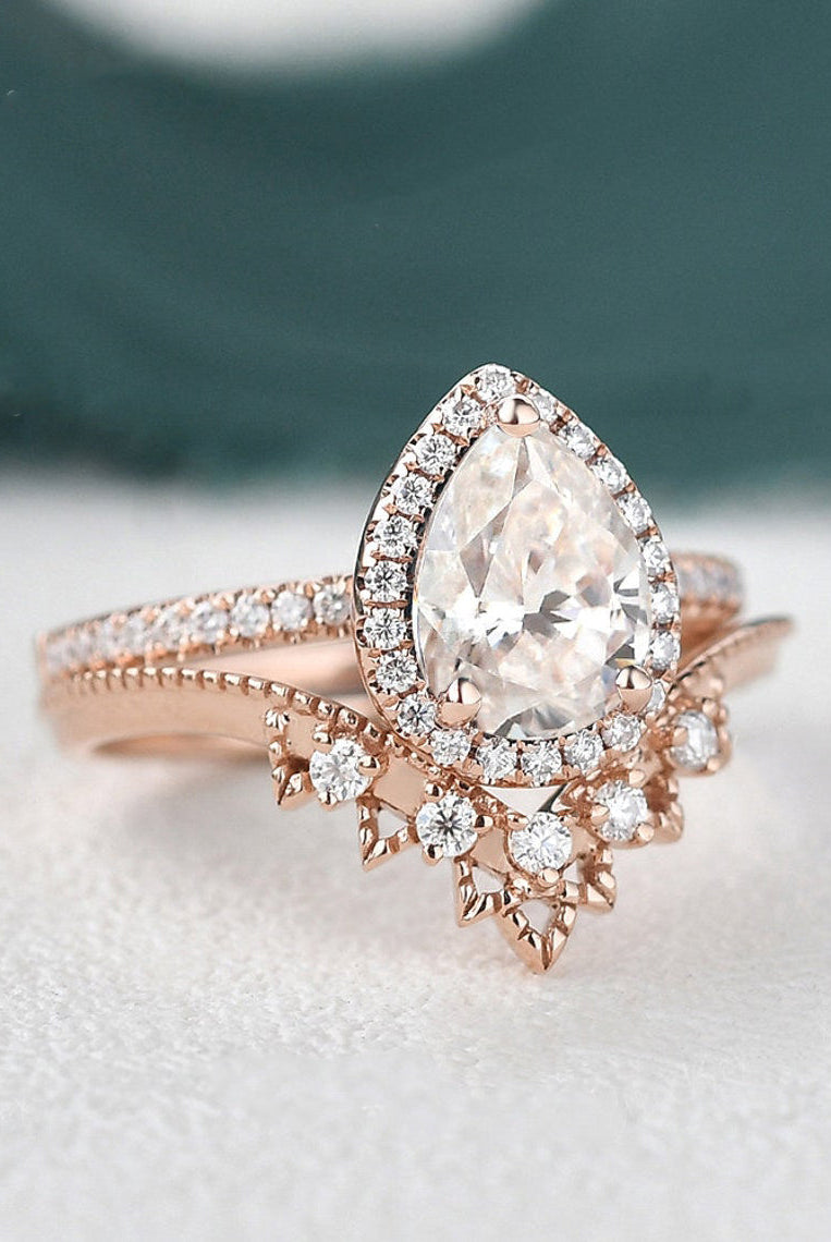 1-50-ct-pear-cut-twisted-art-deco-moissanite-bridal-ring-set