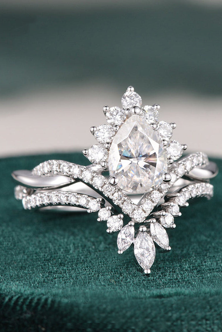 pear-cut-twisted-art-deco-moissanite-bridal-ring-set