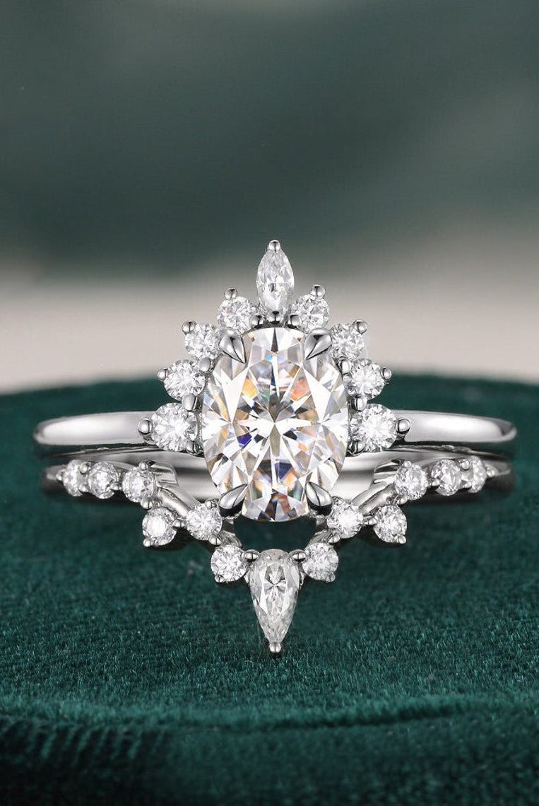 pear-cut-cluster-moissanite-bridal-ring-set-3