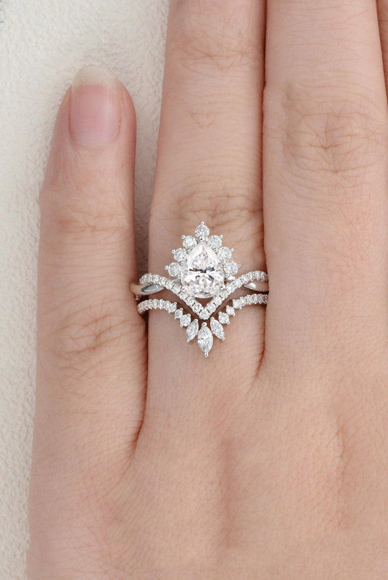 1-50-ct-pear-cut-twisted-art-deco-moissanite-bridal-ring-set
