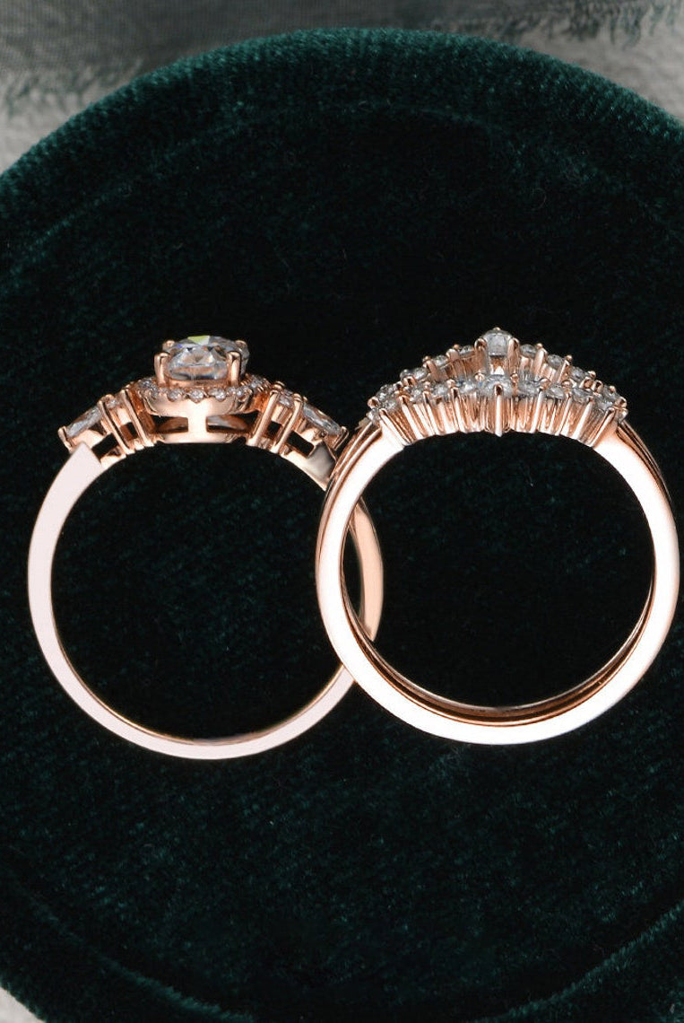 oval-cut-cluster-halo-moissanite-bridal-ring-set-2