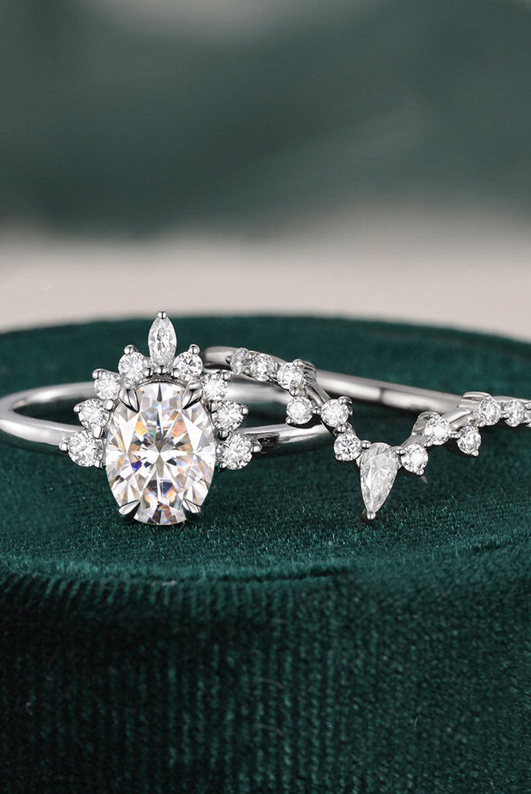 1-50-ct-pear-cut-cluster-moissanite-bridal-ring-set-3