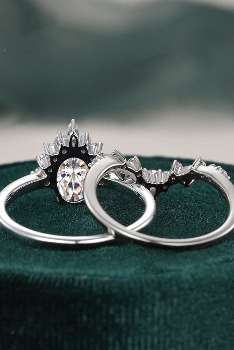 pear-cut-cluster-moissanite-bridal-ring-set-3
