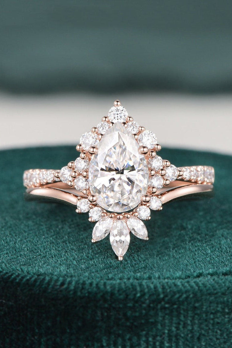 1-50-ct-pear-cut-cluster-moissanite-bridal-ring-set-2