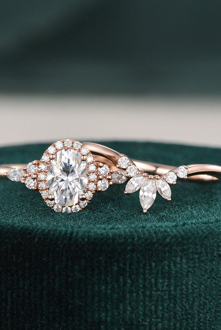 1-50-ct-pear-cut-cluster-twisted-moissanite-bridal-ring-set