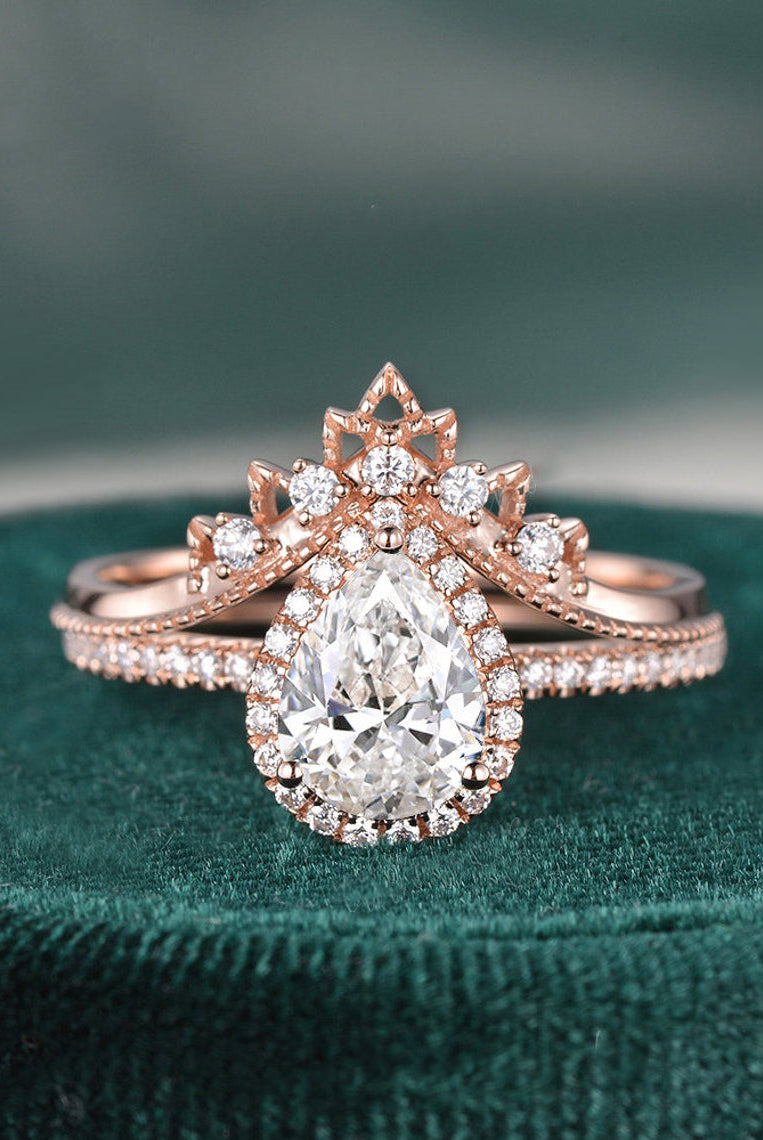 1-50-ct-pear-cut-twisted-art-deco-moissanite-bridal-ring-set