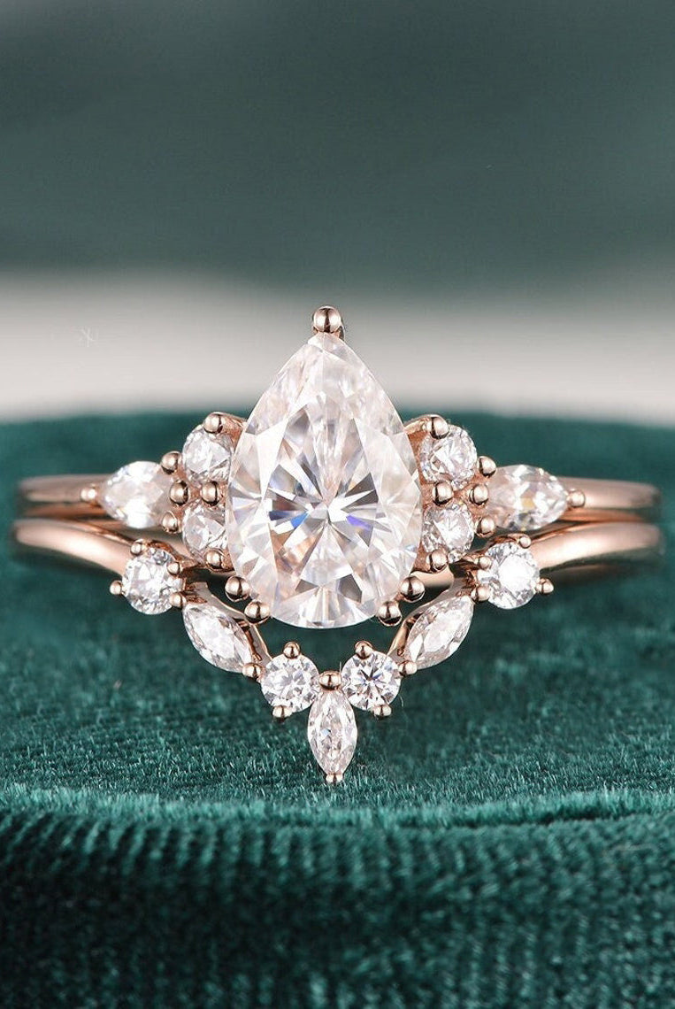 1-50-ct-pear-cut-cluster-moissanite-bridal-ring-set-4