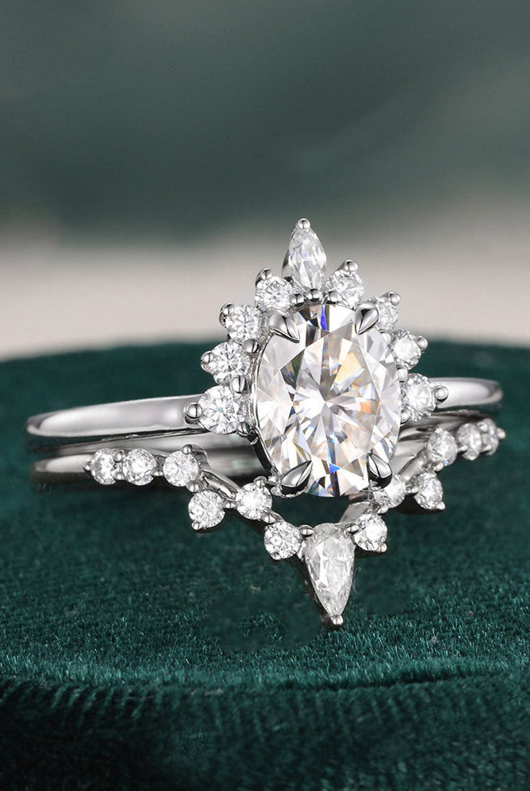 pear-cut-cluster-moissanite-bridal-ring-set-3