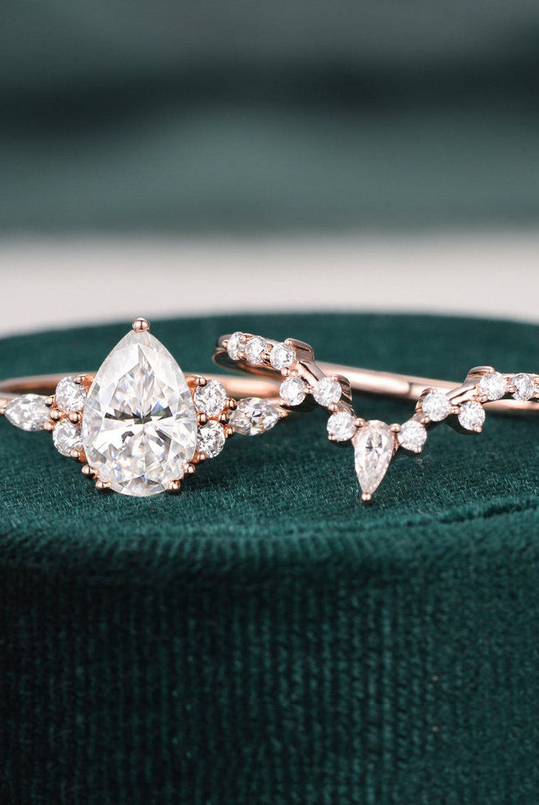 pear-cut-cluster-moissanite-bridal-ring-set-1