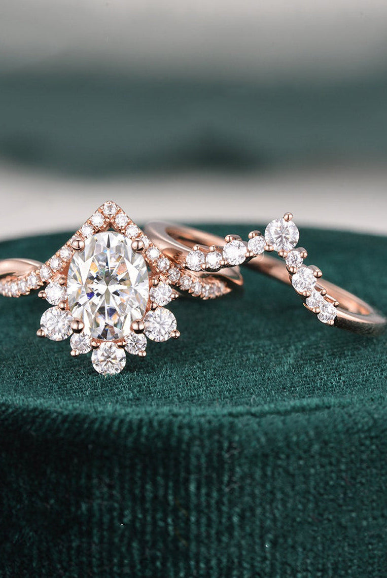 oval-cut-cluster-moissanite-bridal-ring-set