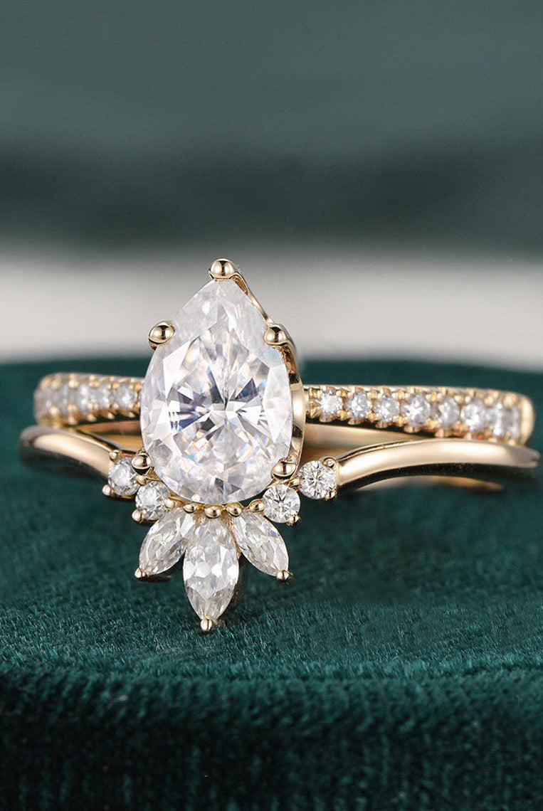 1-0-ct-pear-cut-solitaire-pave-setting-moissanite-bridal-ring-set