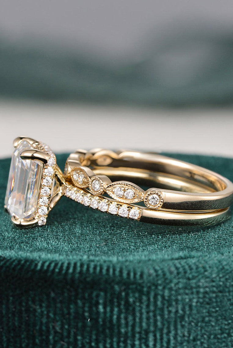 emerald-cut-solitaire-style-moissanite-bridal-ring-set-1