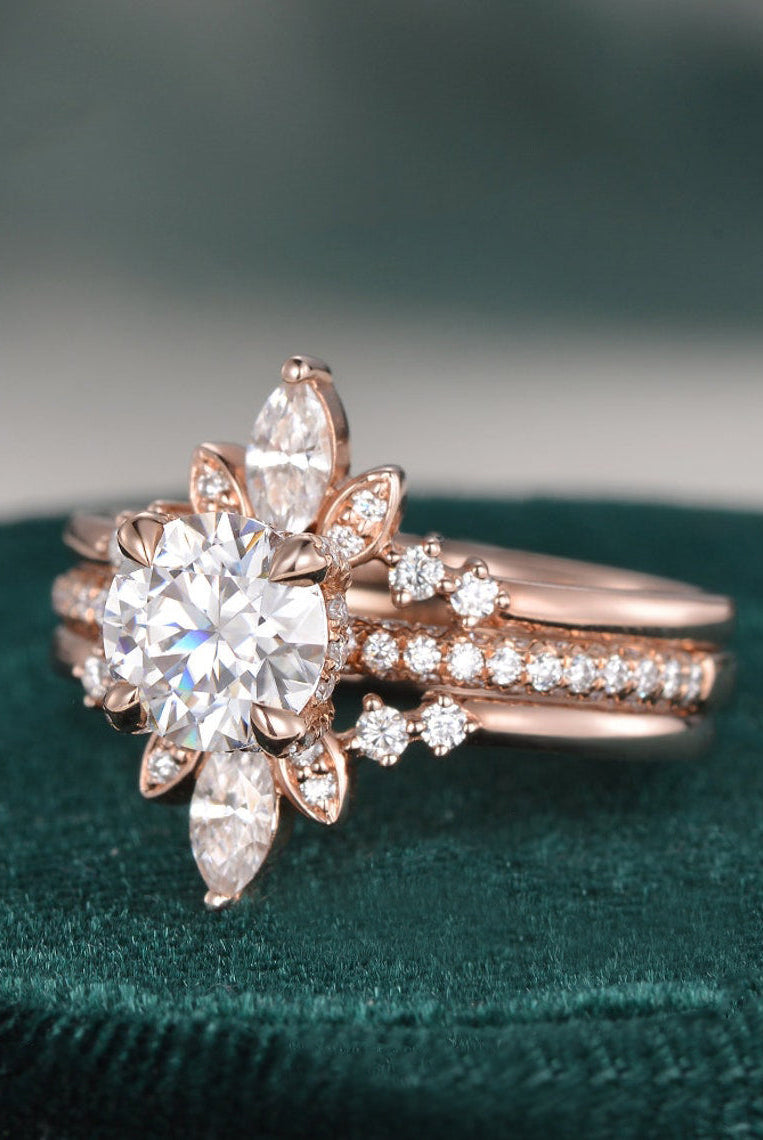 round-cut-hidden-halo-moissanite-bridal-ring-set