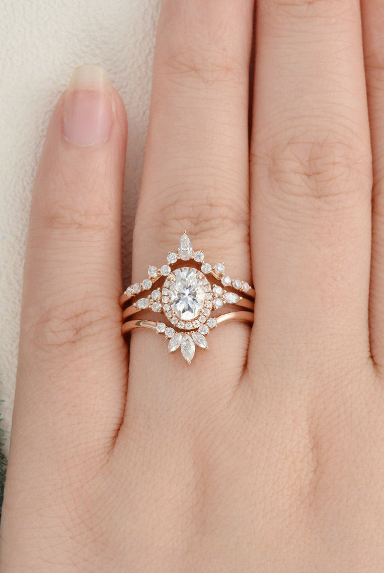 1-0-ct-oval-cut-cluster-halo-moissanite-bridal-ring-set