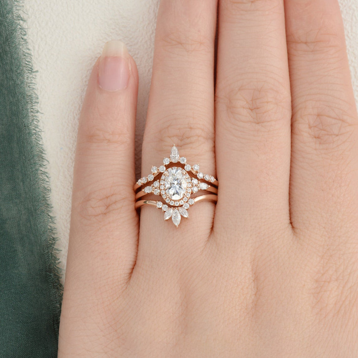 1-0-ct-oval-cut-cluster-halo-moissanite-bridal-ring-set