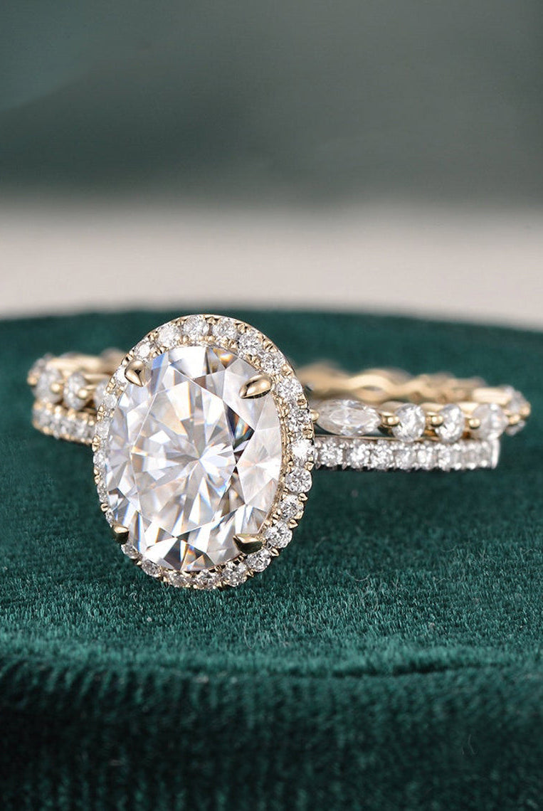 2-0-ct-oval-cut-halo-moissanite-bridal-ring-set