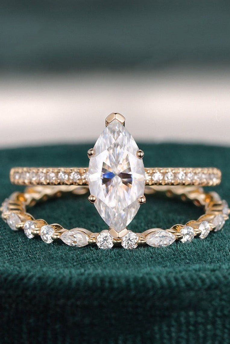 2-0-ct-oval-cut-solitaire-moissanite-bridal-ring-set