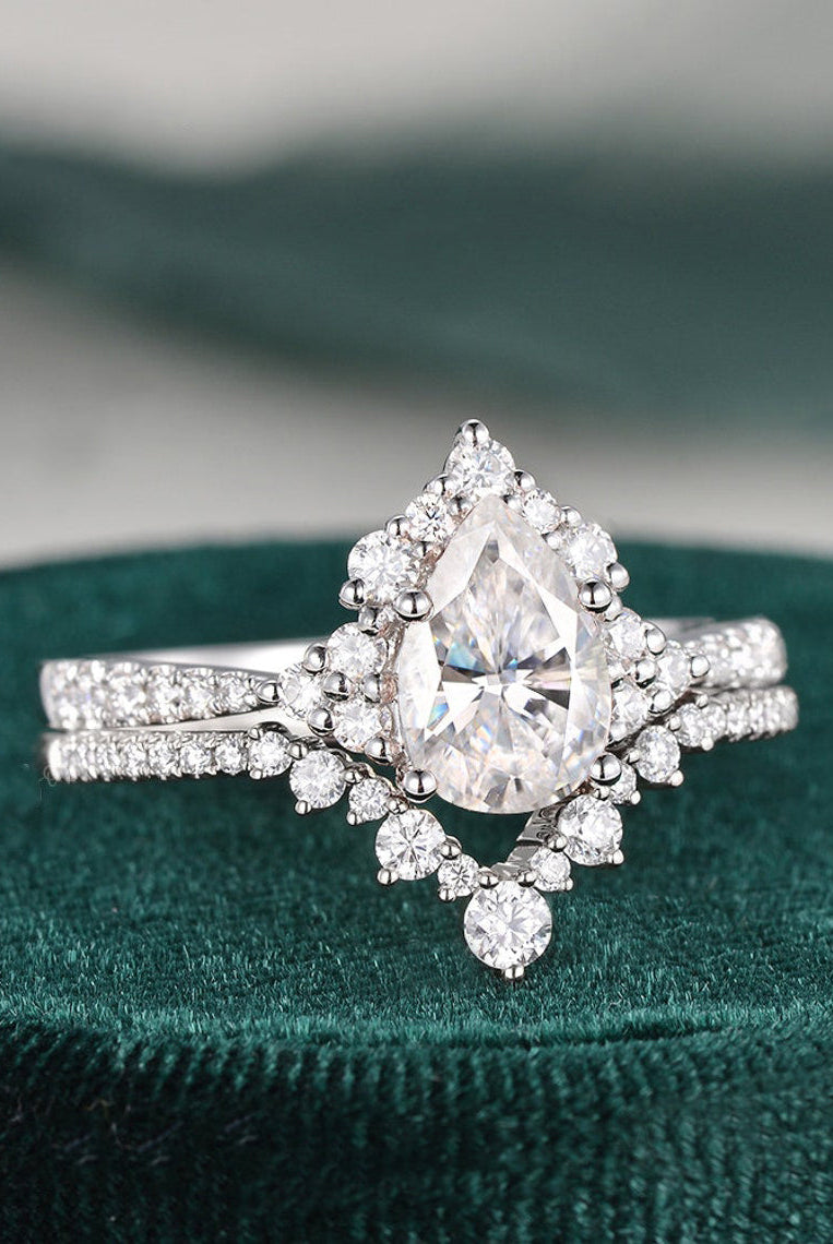 1-50-ct-pear-cut-cluster-moissanite-bridal-ring-set