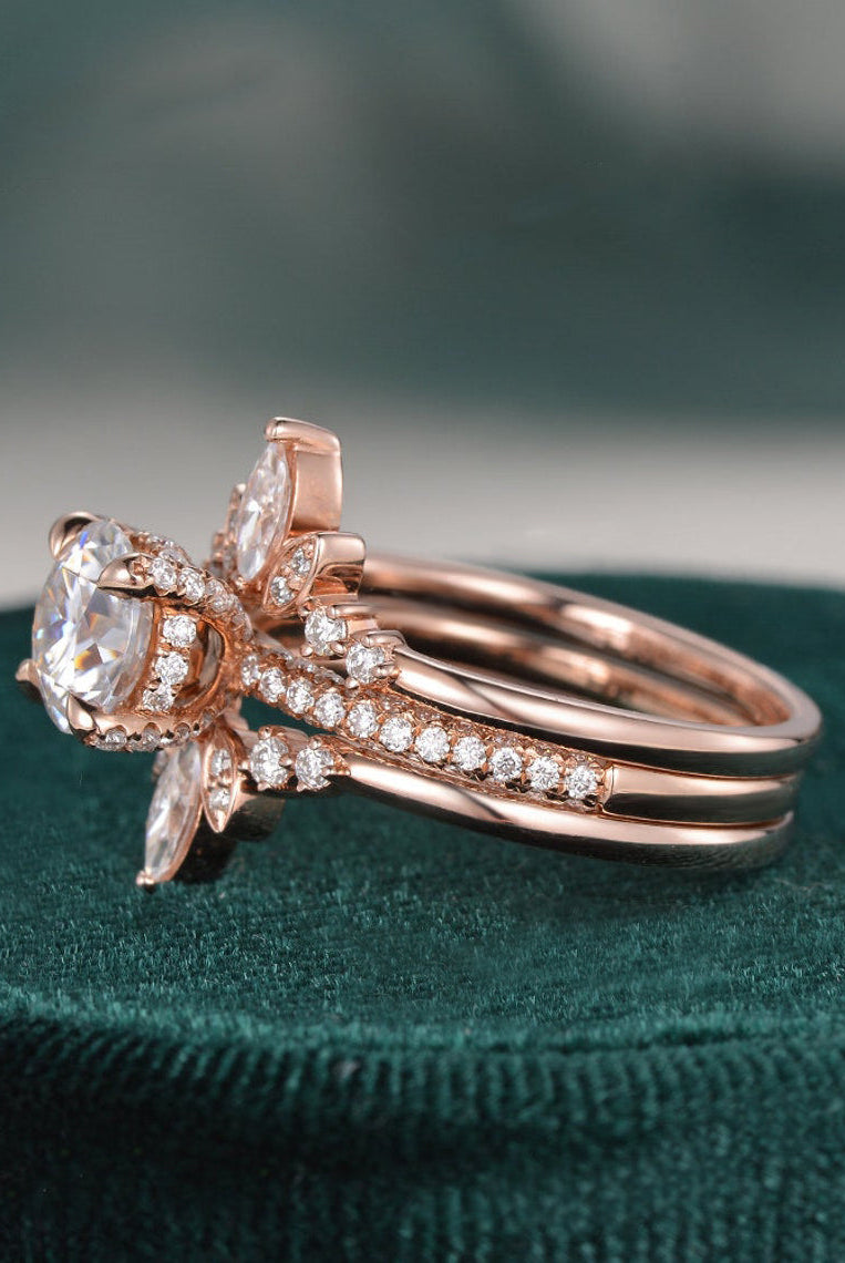 round-cut-hidden-halo-moissanite-bridal-ring-set