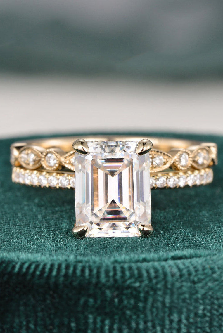 emerald-cut-solitaire-style-moissanite-bridal-ring-set-1