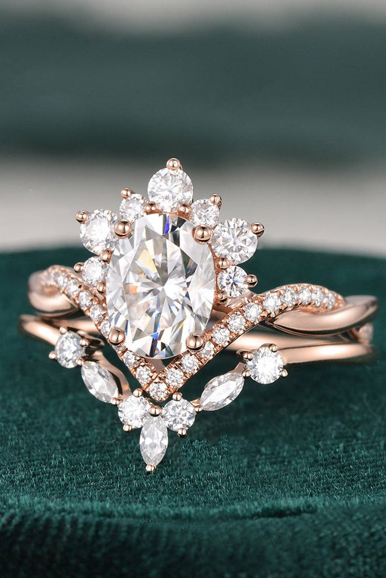 oval-cut-twisted-art-deco-moissanite-bridal-ring-set