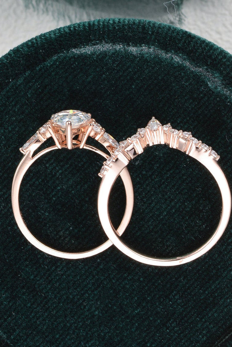 pear-cut-cluster-moissanite-bridal-ring-set-1