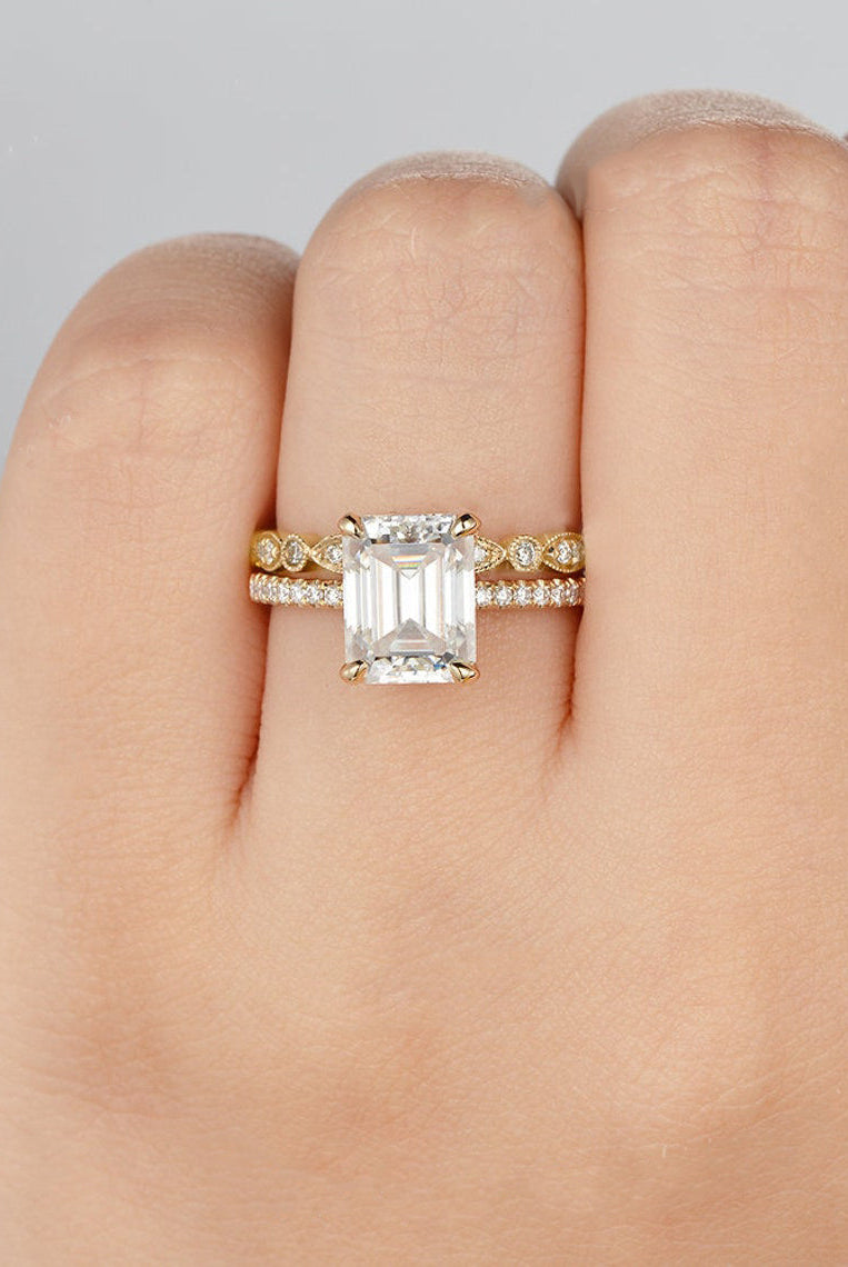 emerald-cut-solitaire-style-moissanite-bridal-ring-set-1