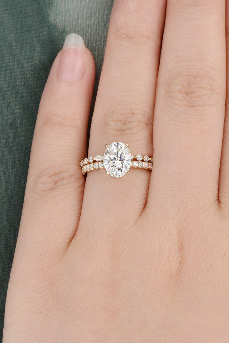 2-0-ct-oval-cut-solitaire-moissanite-bridal-ring-set