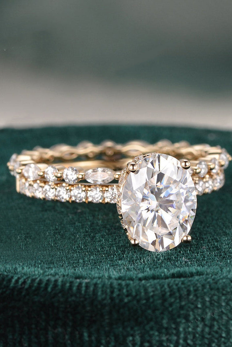2-0-ct-oval-cut-solitaire-moissanite-bridal-ring-set