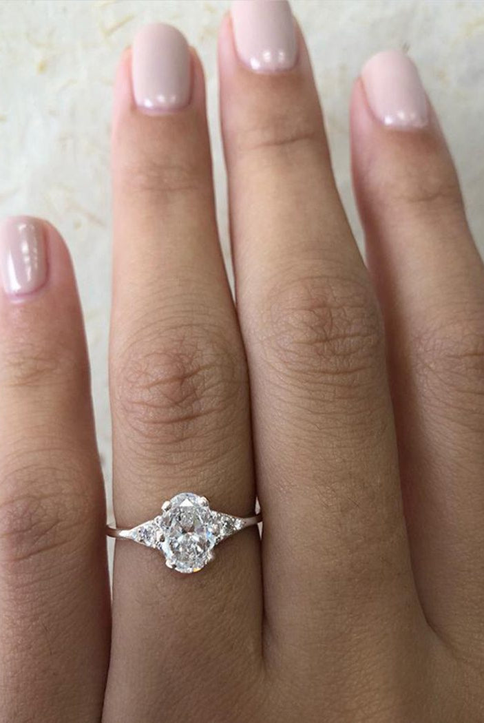 1.0ct Oval Cluster Moissanite Diamond Solitaire Engagement Ring In Solid Gold
