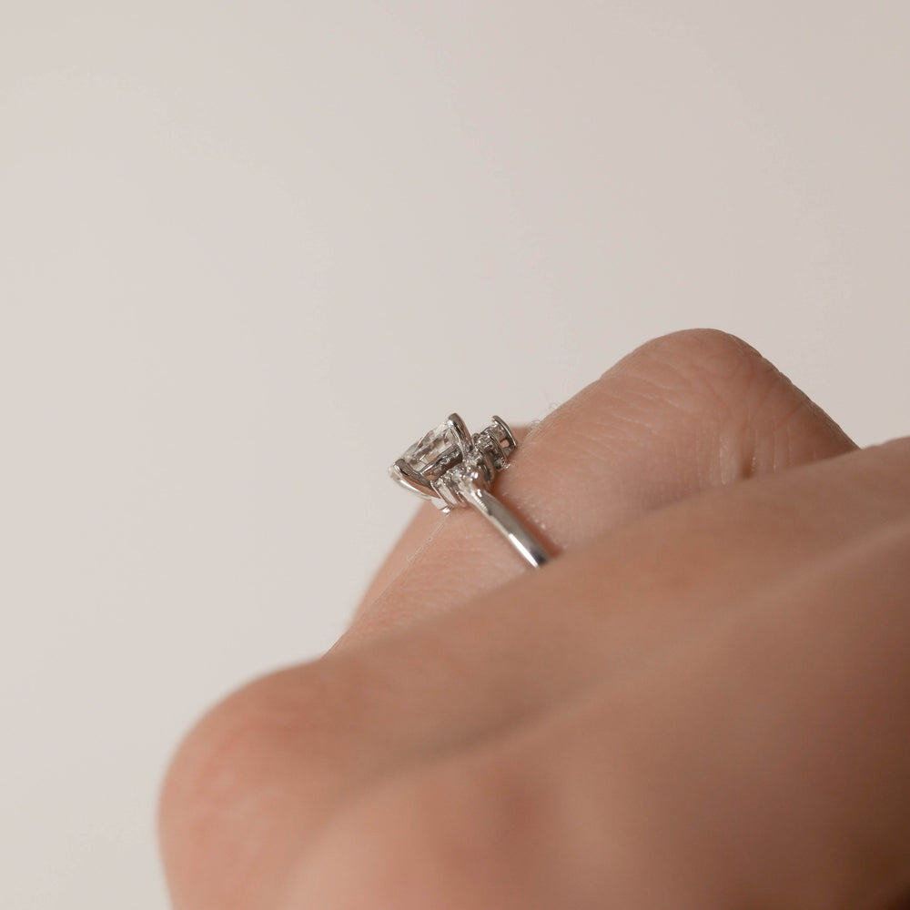 1.05CT Round Solitaire Cluster Moissanite Diamond Engagement Ring In Solid Gold