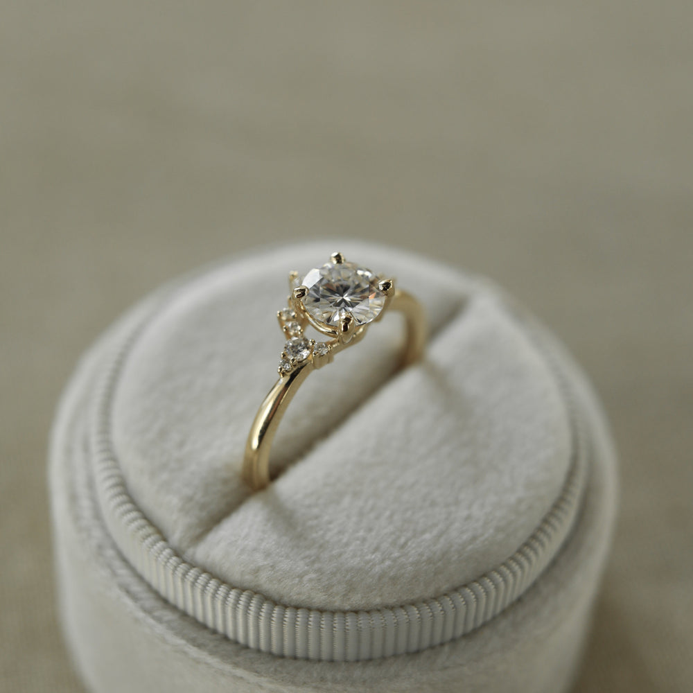 1.05CT Round Solitaire Cluster Moissanite Diamond Engagement Ring In Solid Gold